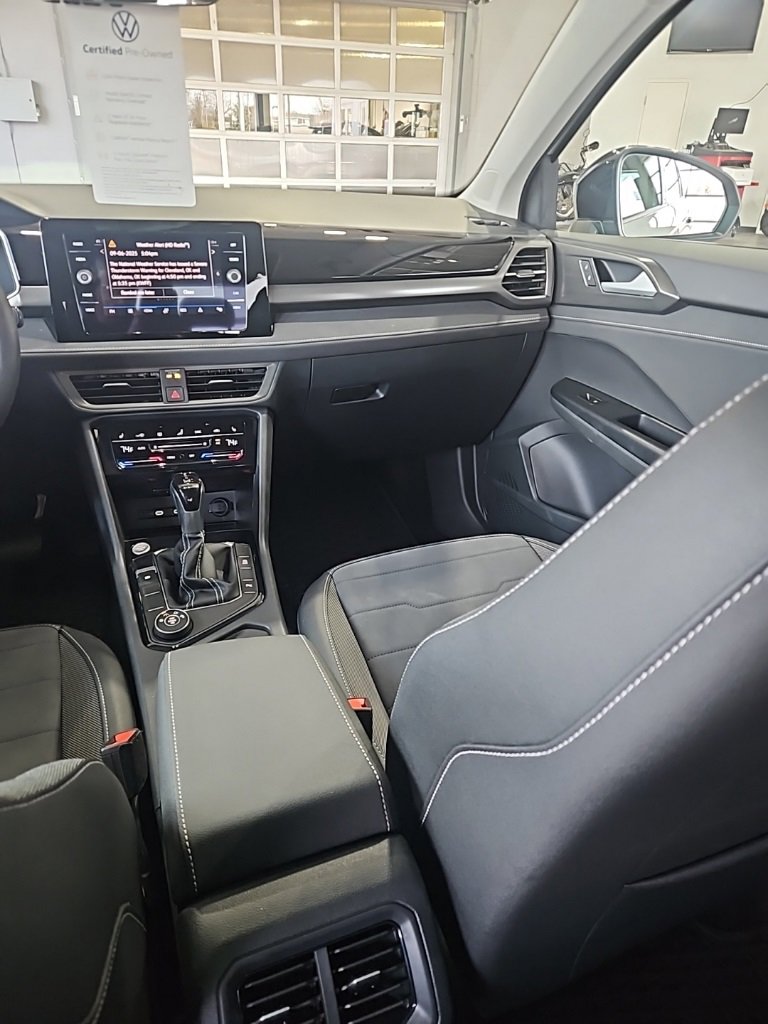 Used 2025 Volkswagen Taos SE image 23