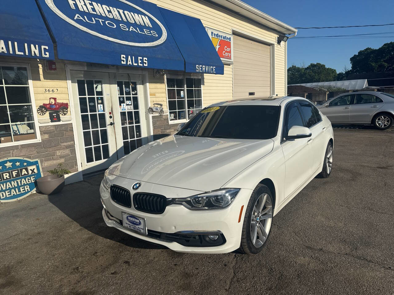 Used 2018 BMW 330i xDrive Sedan w/ Premium Package AWD/4WD image 4