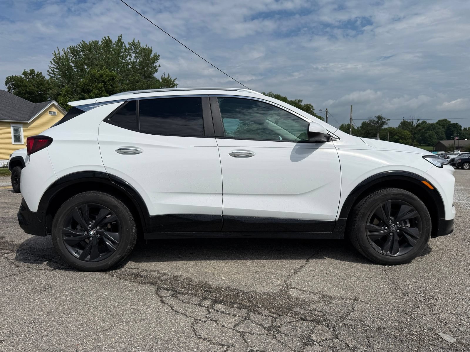 Used 2024 Buick Encore GX Sport Touring FWD image 7