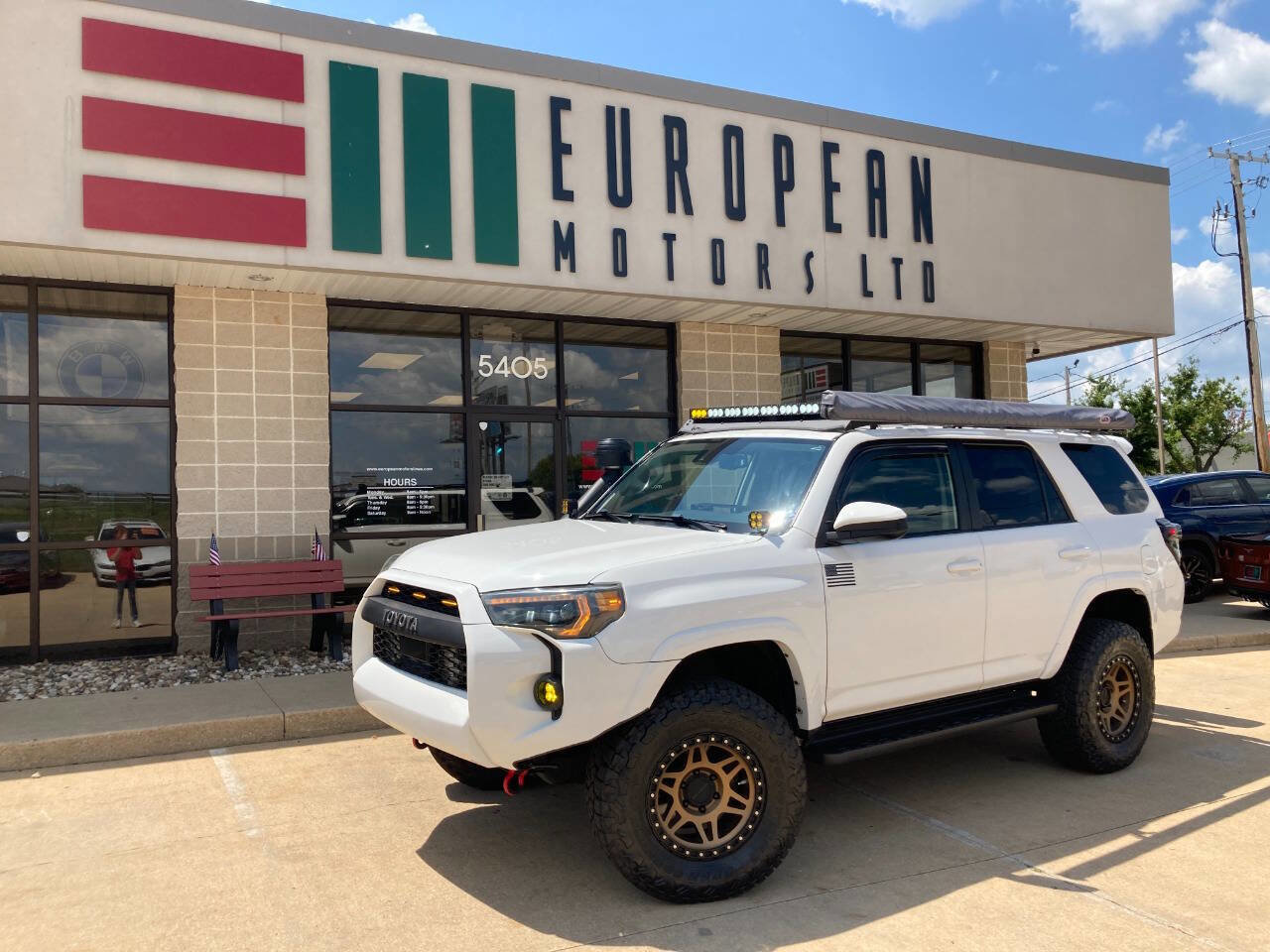 Used 2020 Toyota 4Runner SR5 image 1
