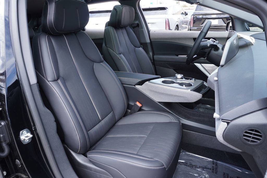 New 2025 Cadillac Optiq Luxury 2 AWD/4WD image 11