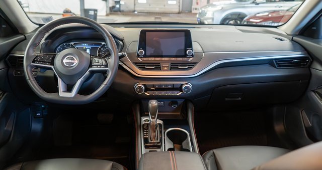 Certified 2025 Nissan Altima 2.5 SR image 16