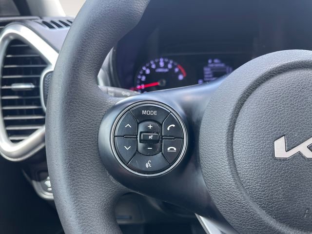 Used 2022 Kia Soul LX FWD image 21