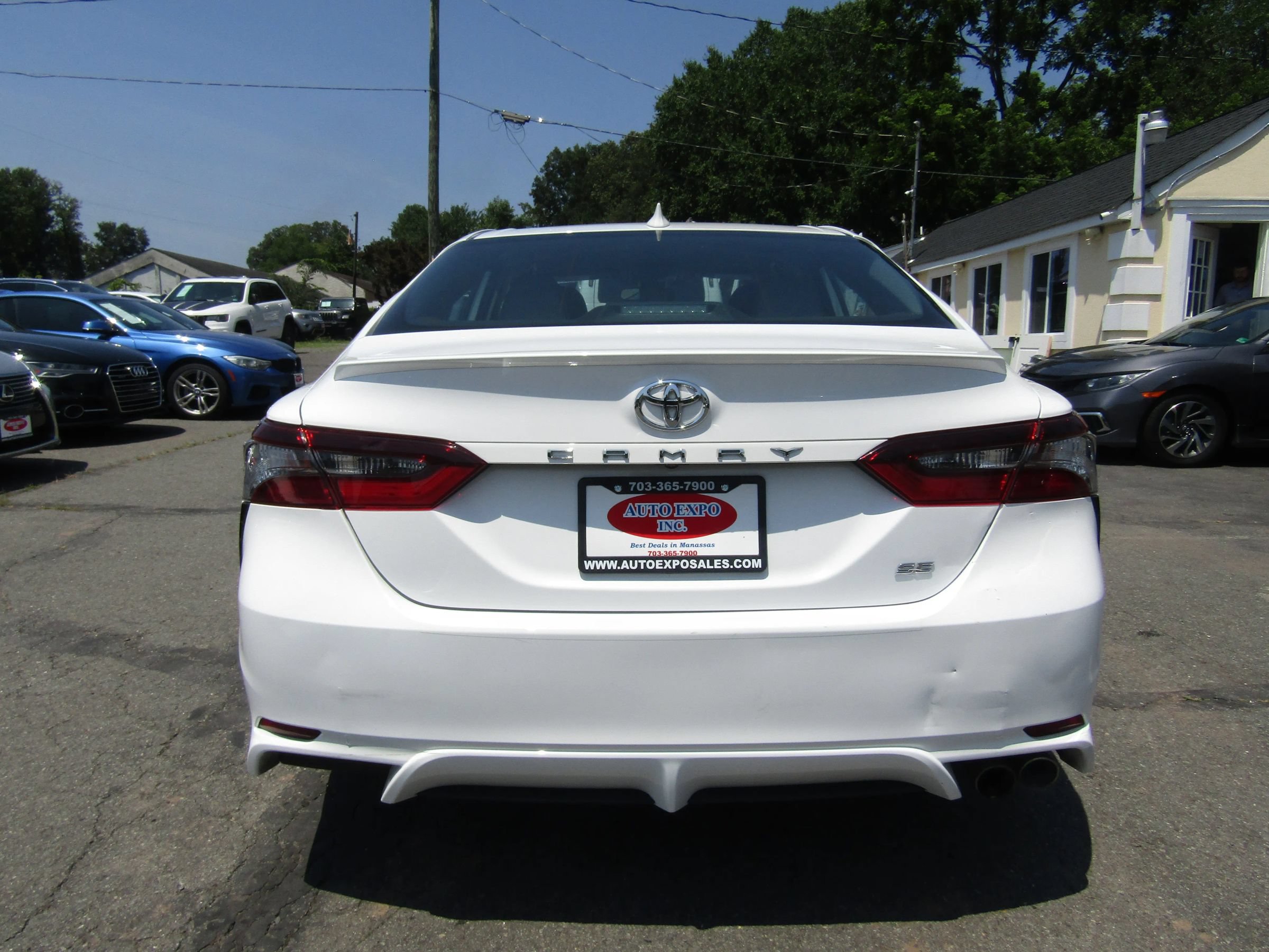 Used 2023 Toyota Camry SE FWD image 6