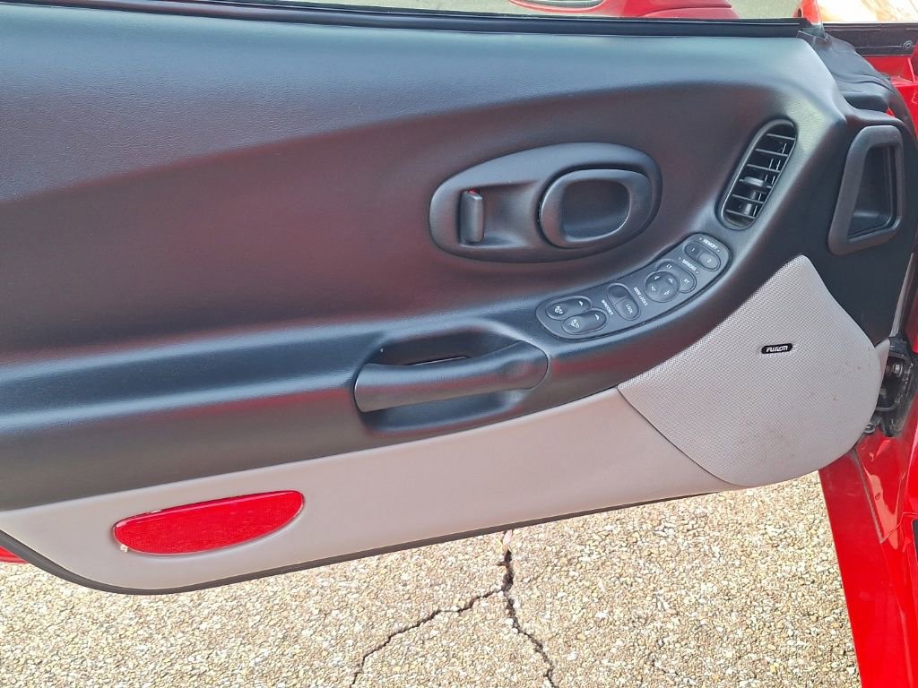 Used 2000 Chevrolet Corvette Coupe w/ Memory Pkg image 24