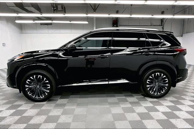 Used 2025 Nissan Rogue Platinum w/ Platinum Premium Package image 14