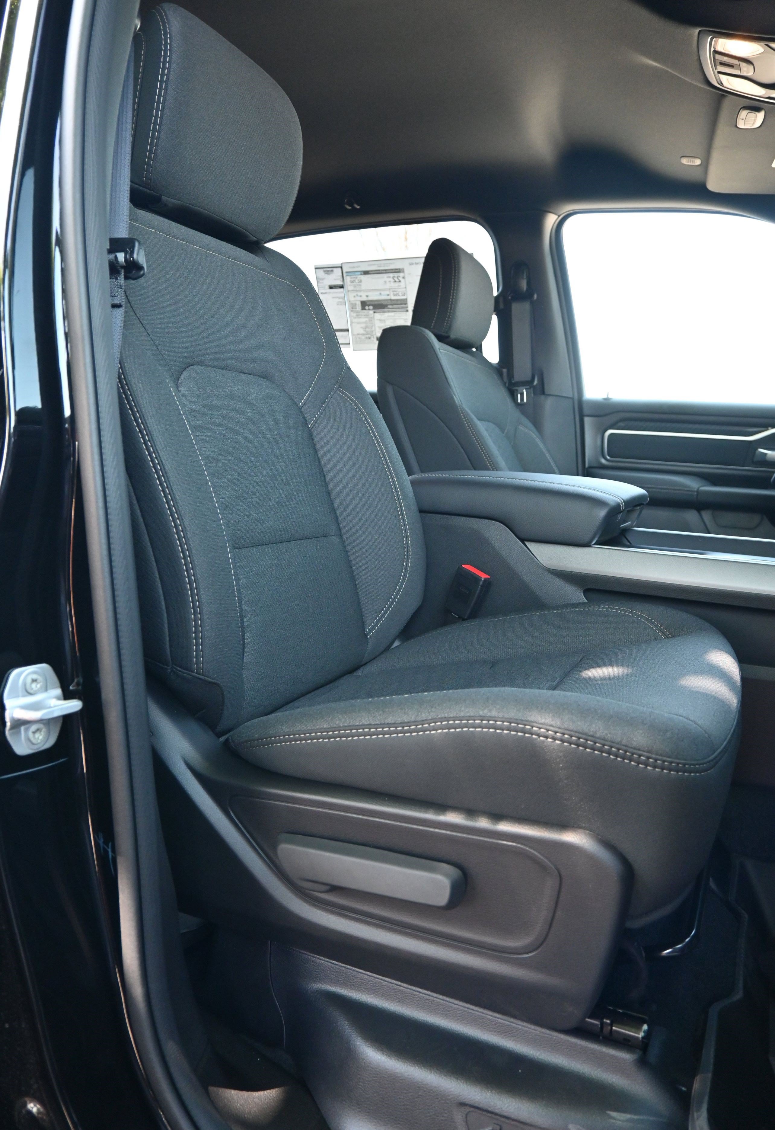 New 2026 RAM 1500 Big Horn w/ Night Edition RWD image 32