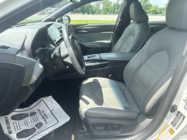 Used 2019 Toyota Avalon Limited FWD image 11