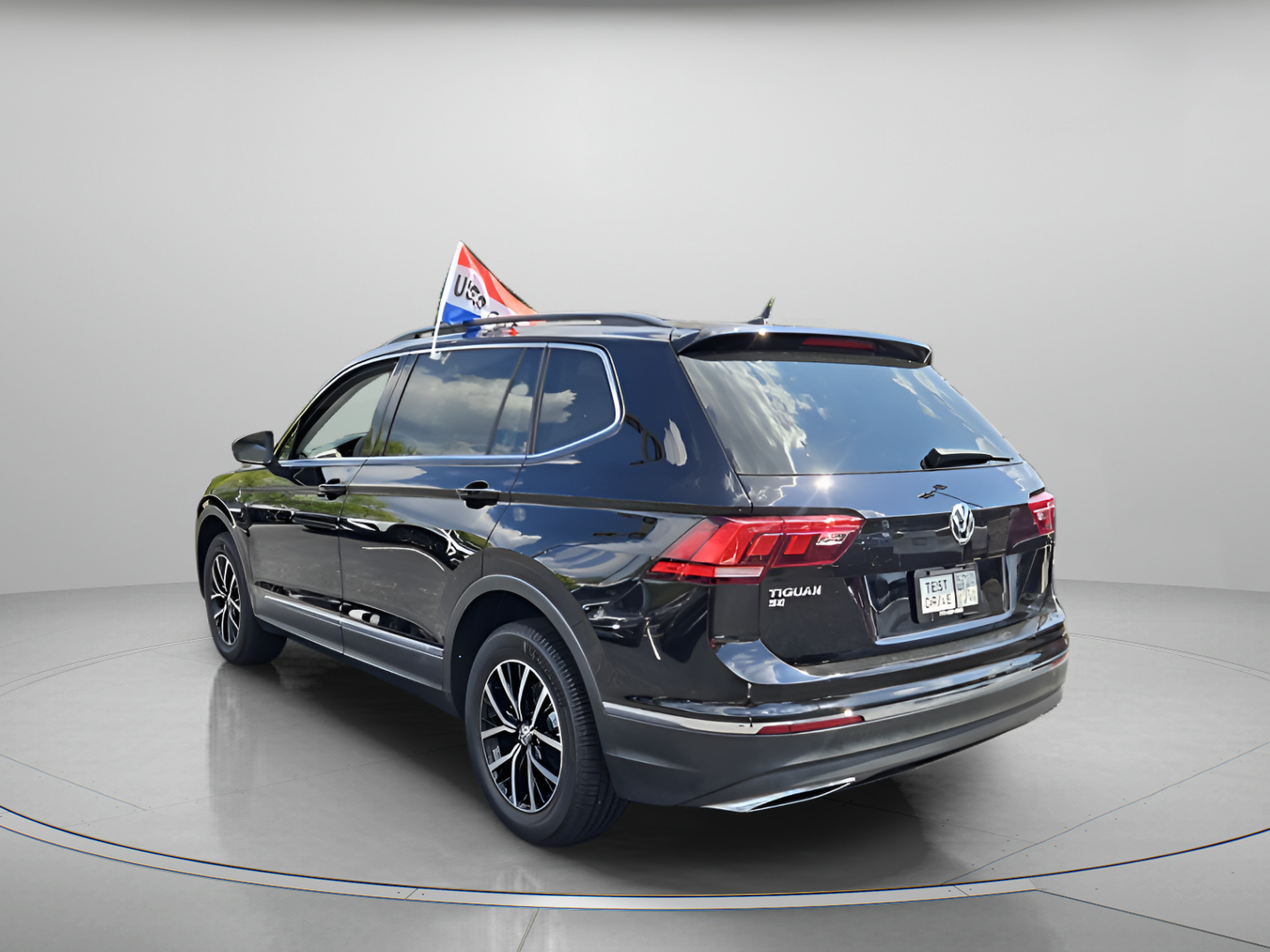 Certified 2021 Volkswagen Tiguan SE FWD image 3