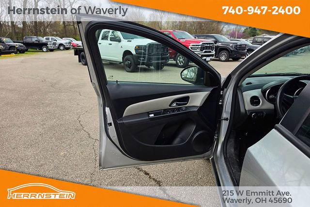 Used 2013 Chevrolet Cruze LS image 15