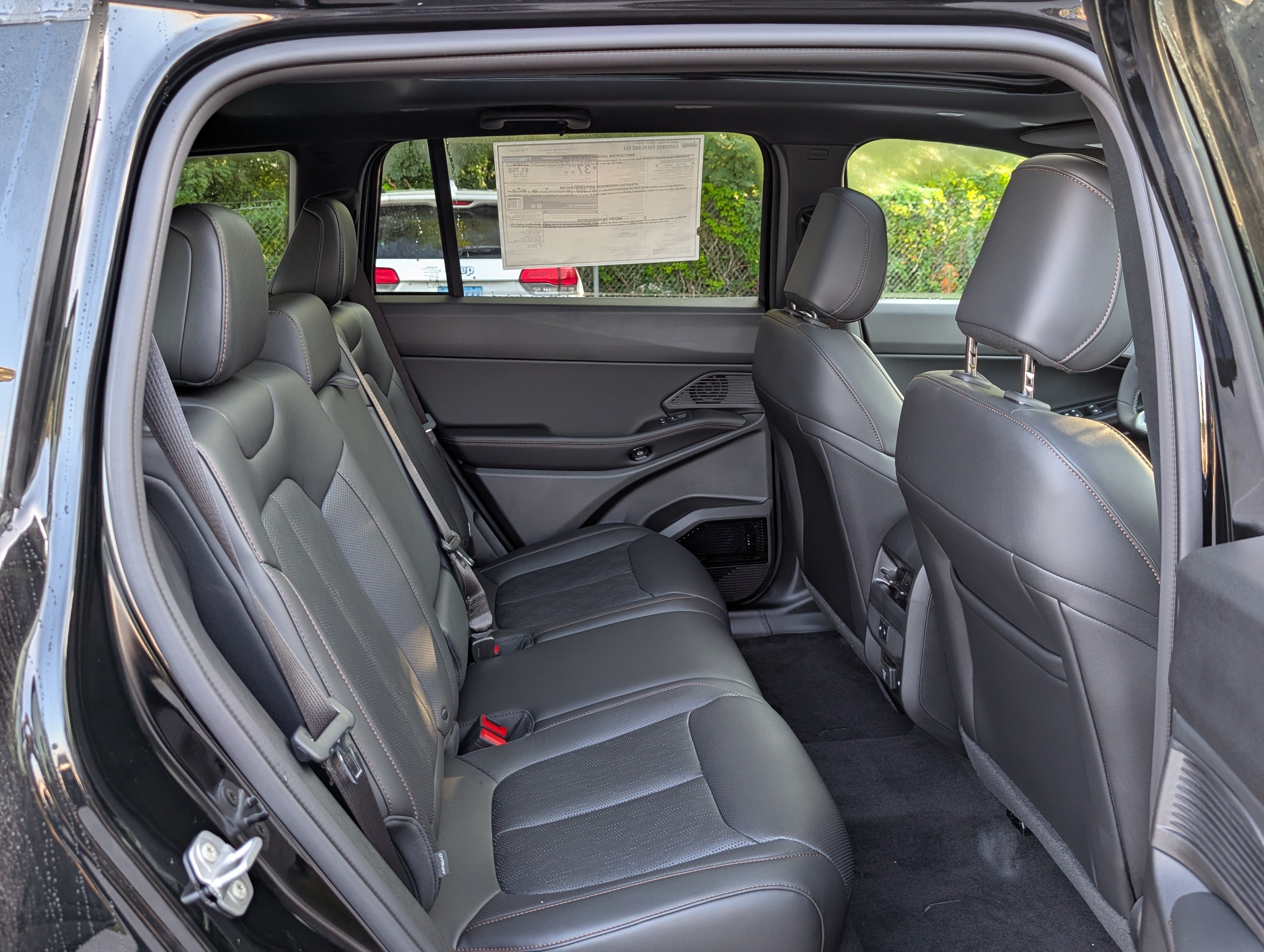 New 2026 Jeep Cherokee Overland w/ Advanced Pro Tech Group AWD/4WD image 11