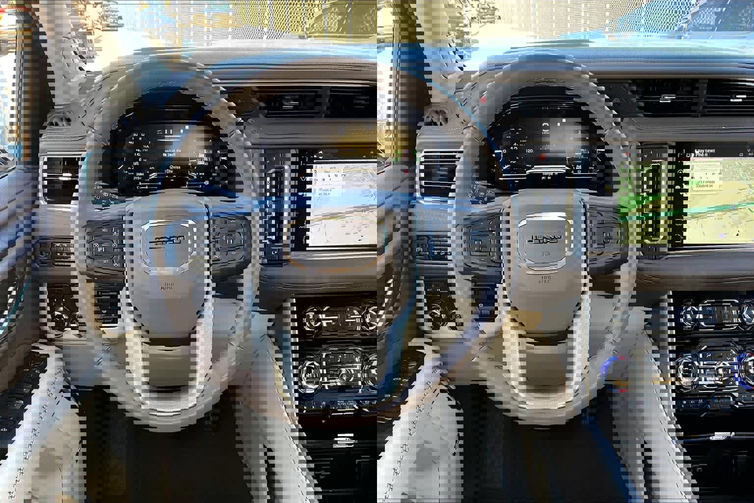 Used 2023 GMC Yukon Denali w/ Max Trailering Package image 5