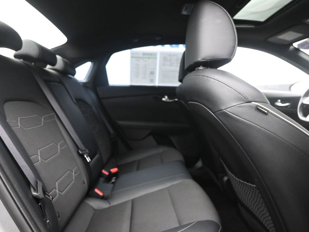 Used 2022 Kia Forte GT-Line w/ GT-Line Premium Package image 8