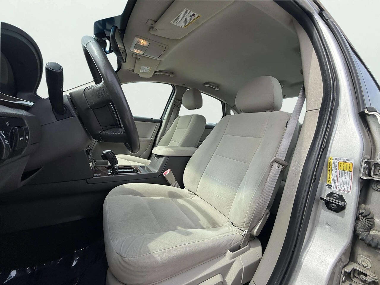 Used 2008 Ford Taurus SEL image 16