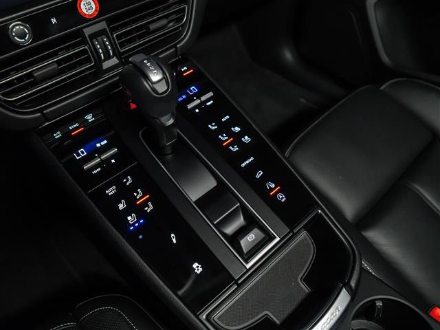 Used 2026 Porsche Macan AWD/4WD image 26