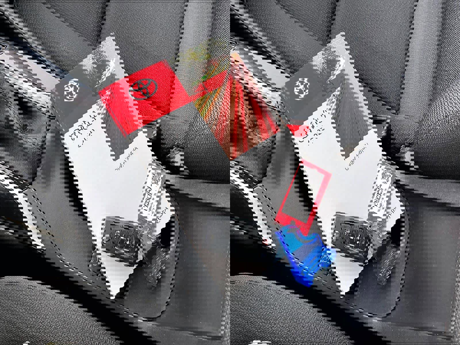 Used 2025 Toyota Corolla LE image 31