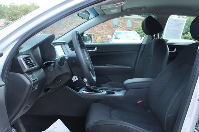Used 2018 Kia Optima LX FWD image 12