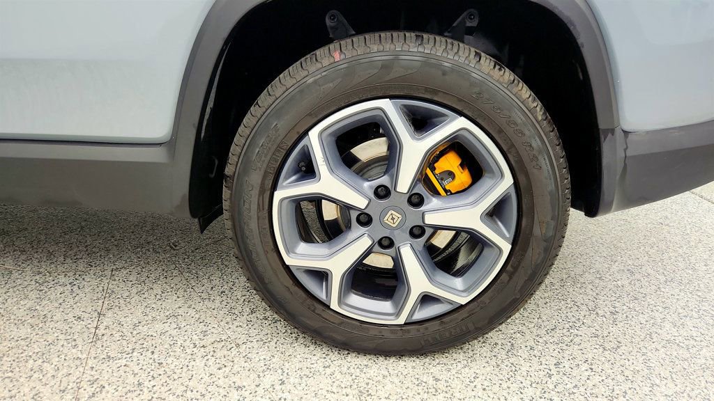 Used 2024 Rivian R1S Adventure image 9
