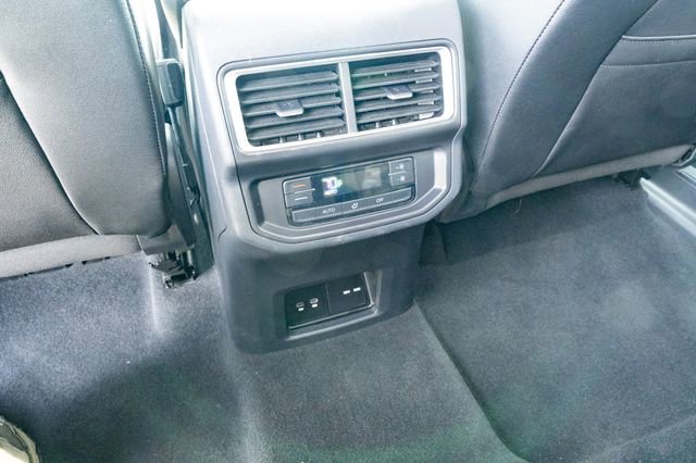 Certified 2025 Volkswagen Atlas SE FWD image 34