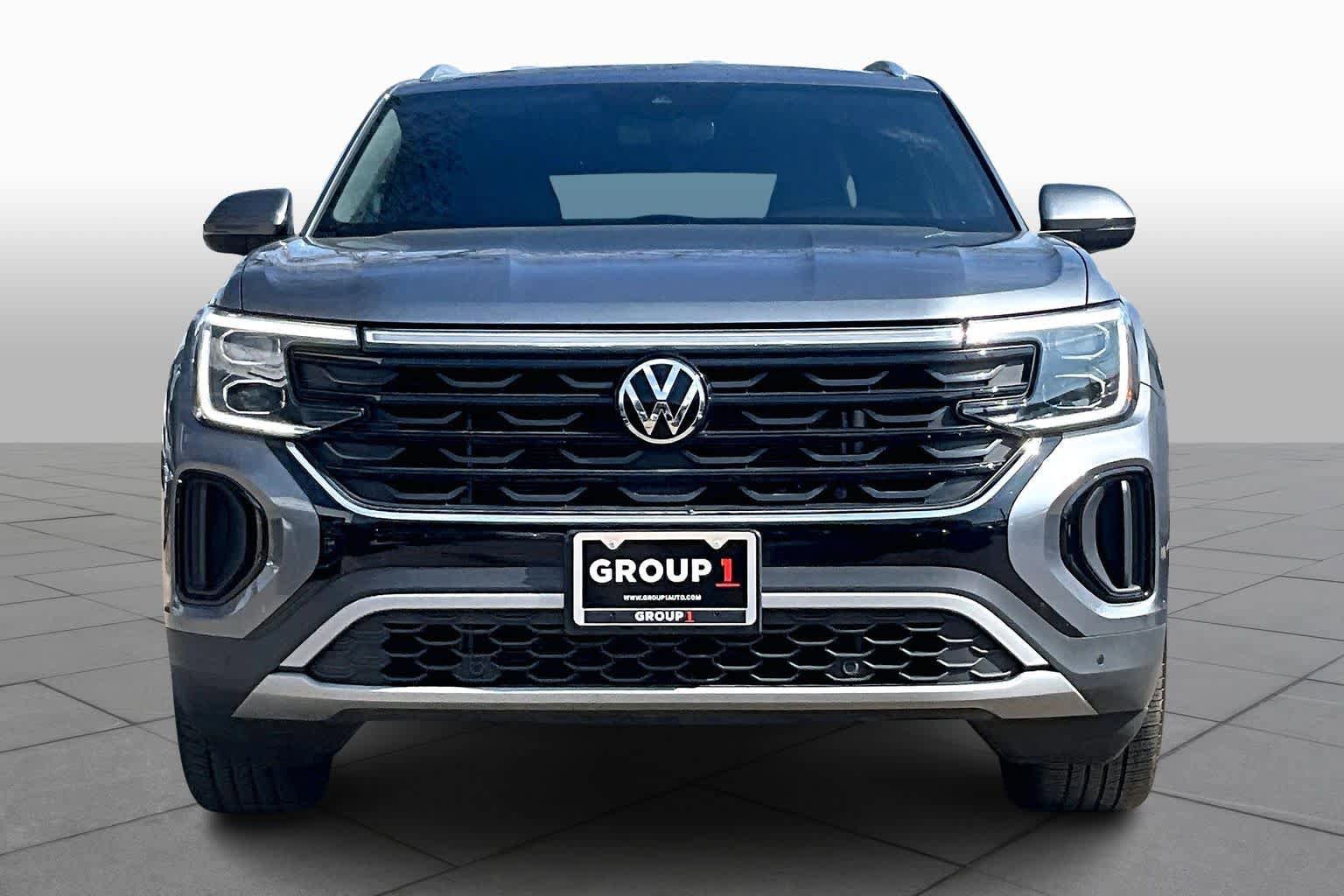 Used 2025 Volkswagen Atlas Cross Sport SE AWD/4WD image 4