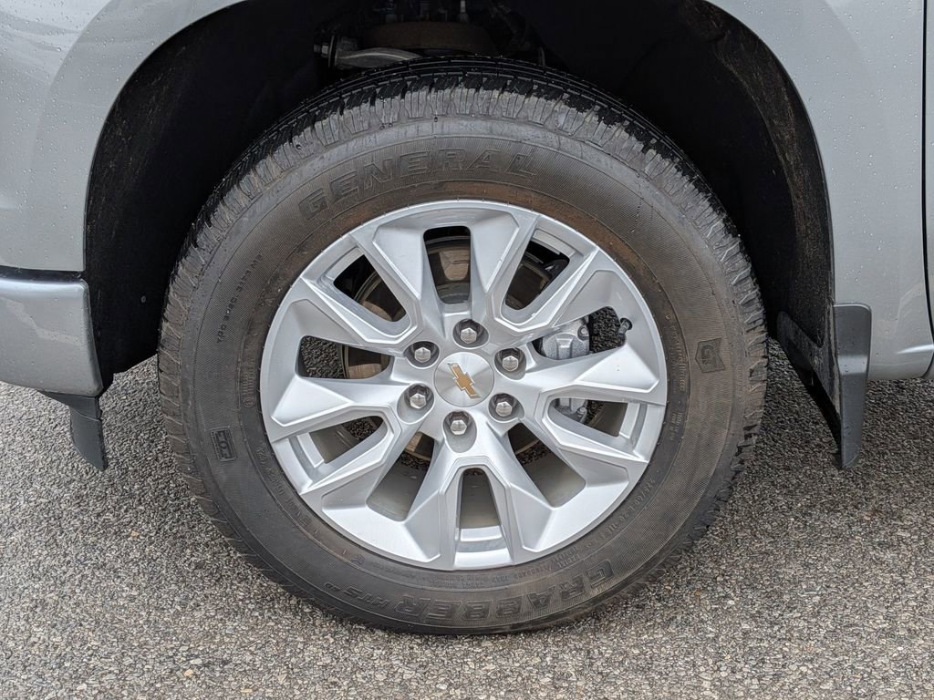Used 2025 Chevrolet Silverado 1500 Custom image 11