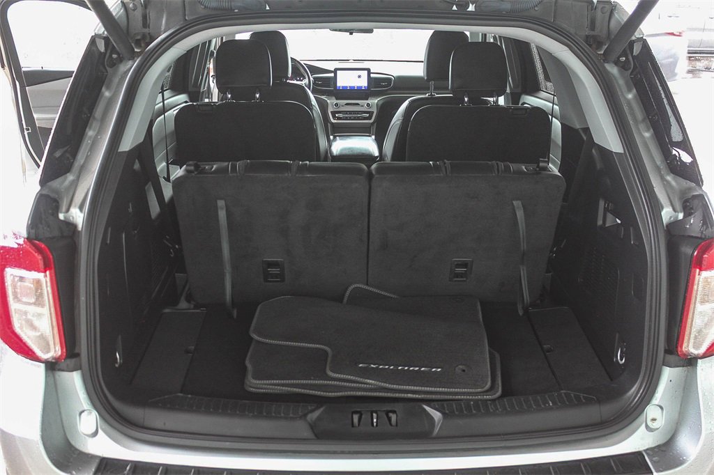 Used 2023 Ford Explorer XLT w/ Equipment Group 202A image 31