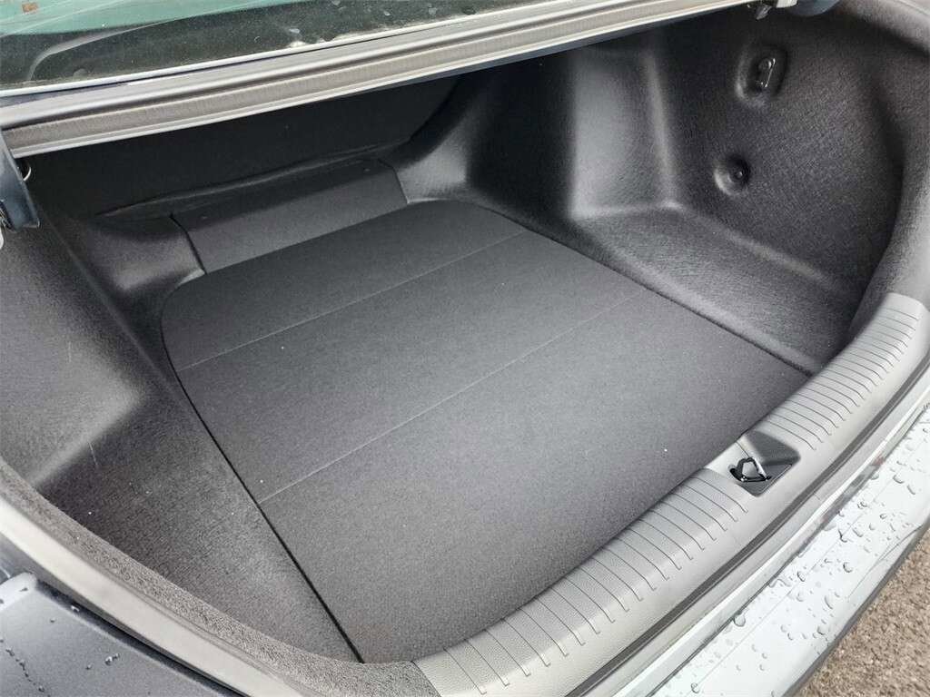 Used 2023 Honda Accord LX image 13