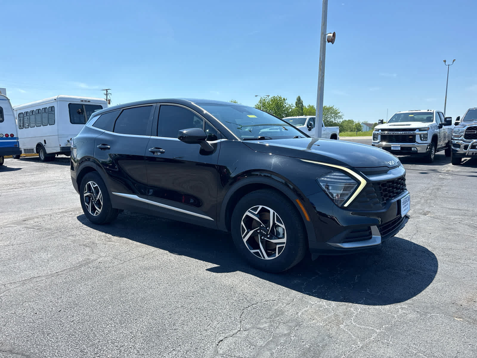 Used 2025 Kia Sportage LX FWD image 7