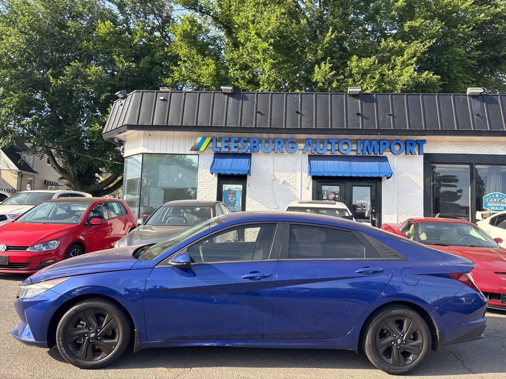 Used 2022 Hyundai Elantra SEL w/ Convenience Package FWD image 5