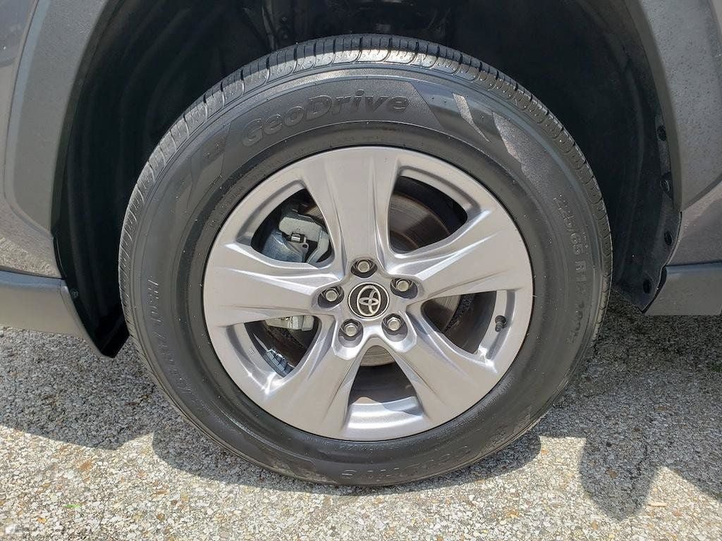 Certified 2025 Toyota RAV4 XLE AWD/4WD image 29