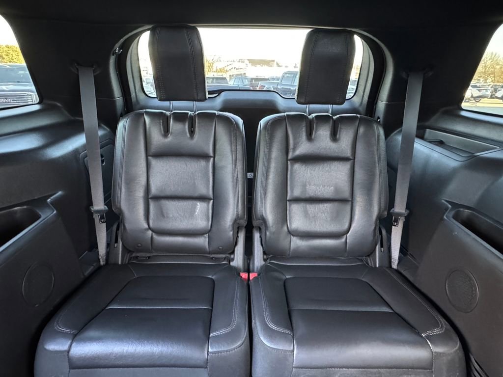 Used 2015 Ford Explorer XLT w/ Equipment Group 202A image 26
