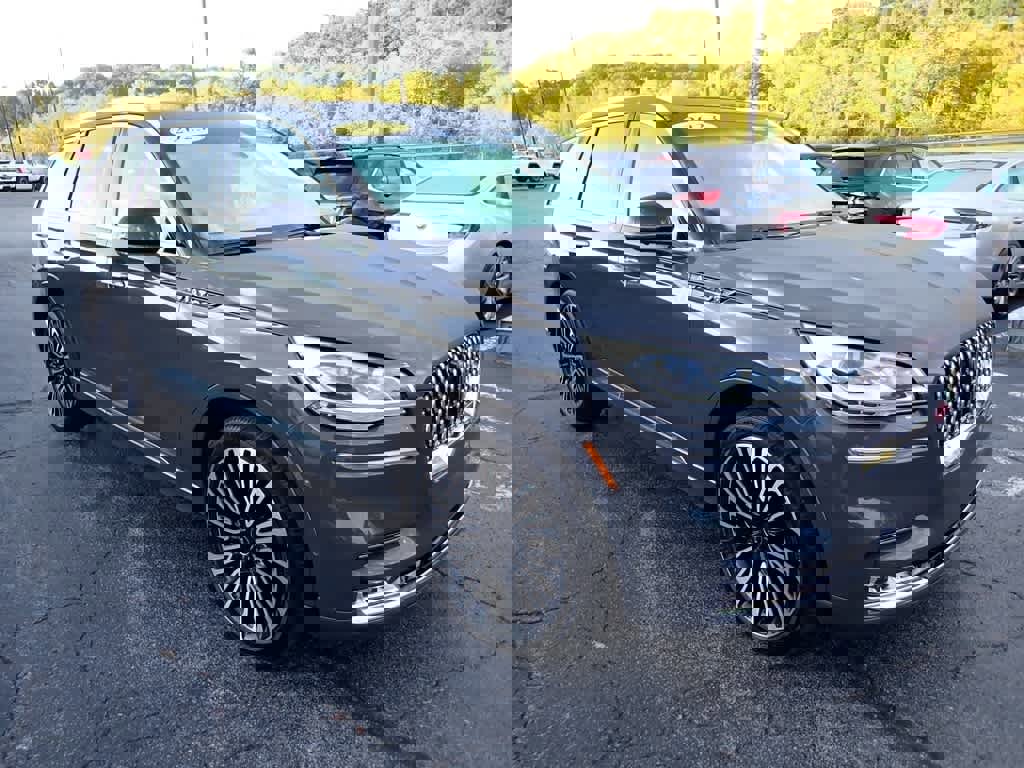 Used 2023 Lincoln Aviator Black Label w/ Dynamic Handling Package image 7