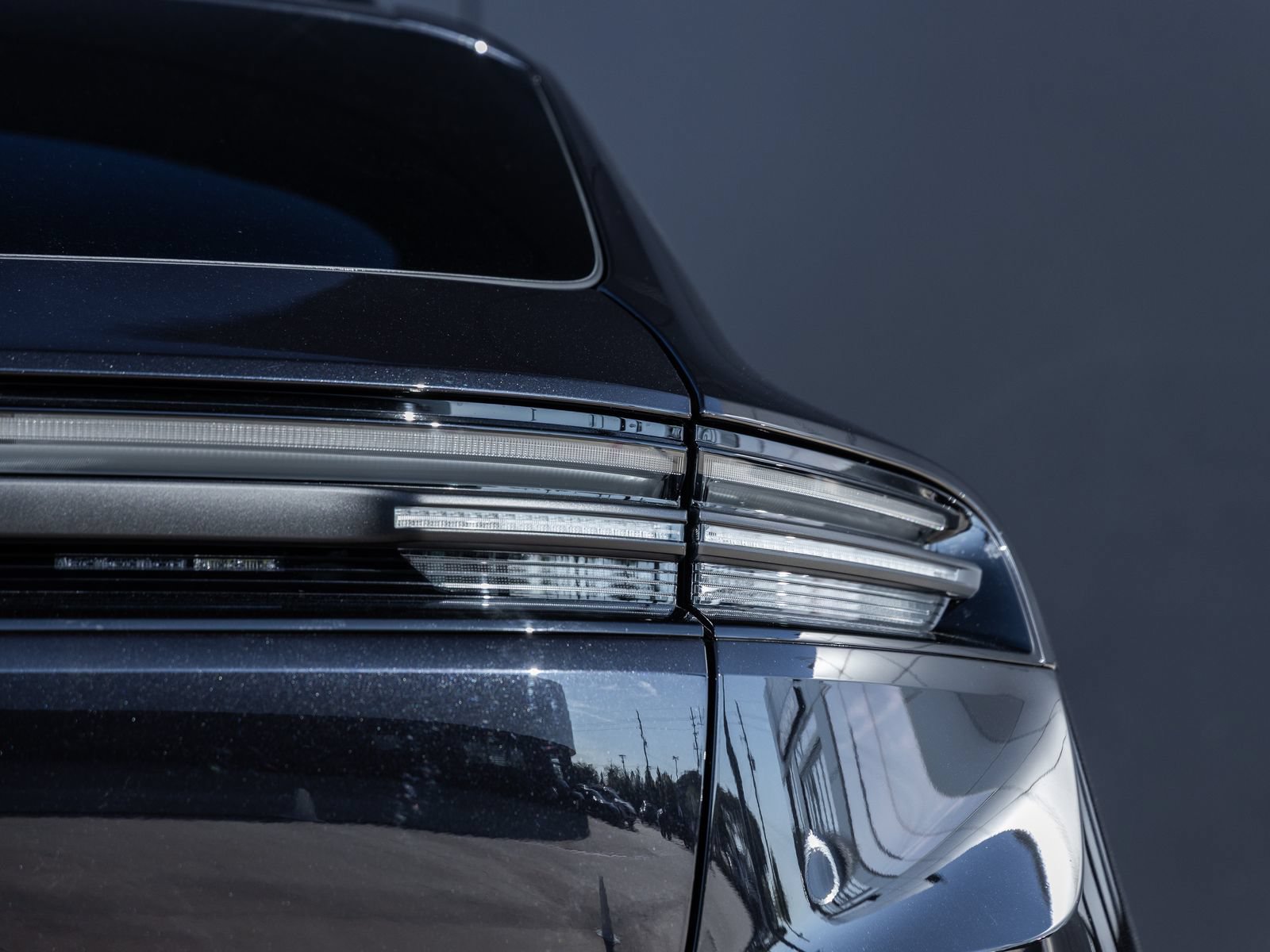 Used 2025 Porsche Macan 4 Electric AWD/4WD image 14