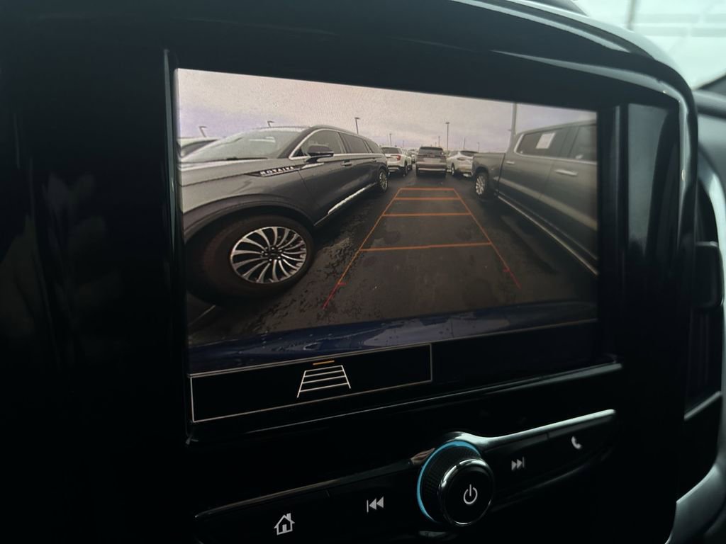 Used 2023 Chevrolet Traverse LT FWD image 23
