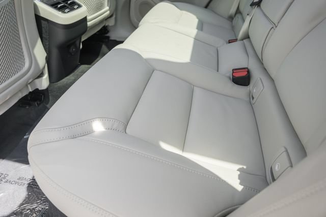 New 2026 Volvo XC60 B5 Ultra w/ Protection Package Premier AWD/4WD image 33