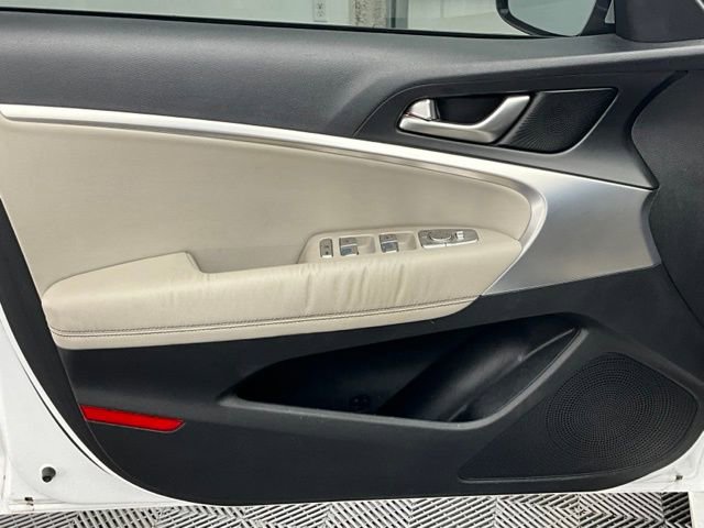 Used 2020 Genesis G70 2.0T image 14