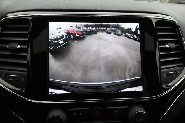 Used 2019 Jeep Grand Cherokee Limited AWD/4WD image 7