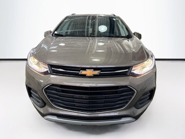 Used 2022 Chevrolet Trax LT w/ LT Convenience Package image 4