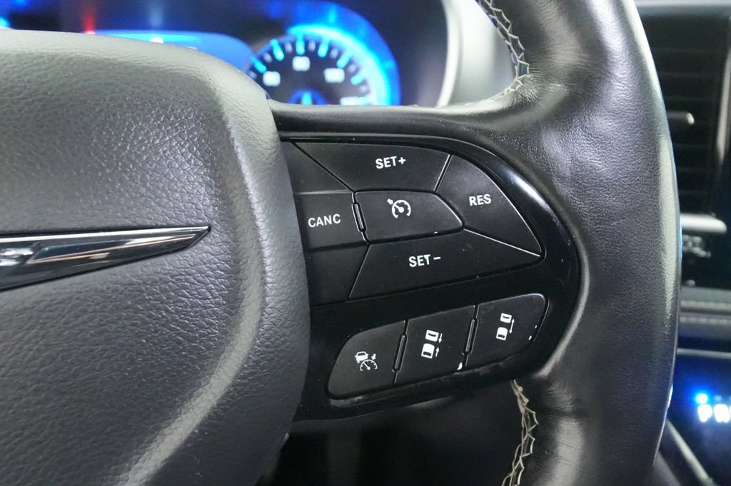 Used 2021 Chrysler Pacifica Touring-L w/ Uconnect Theater Family Group AWD/4WD image 41