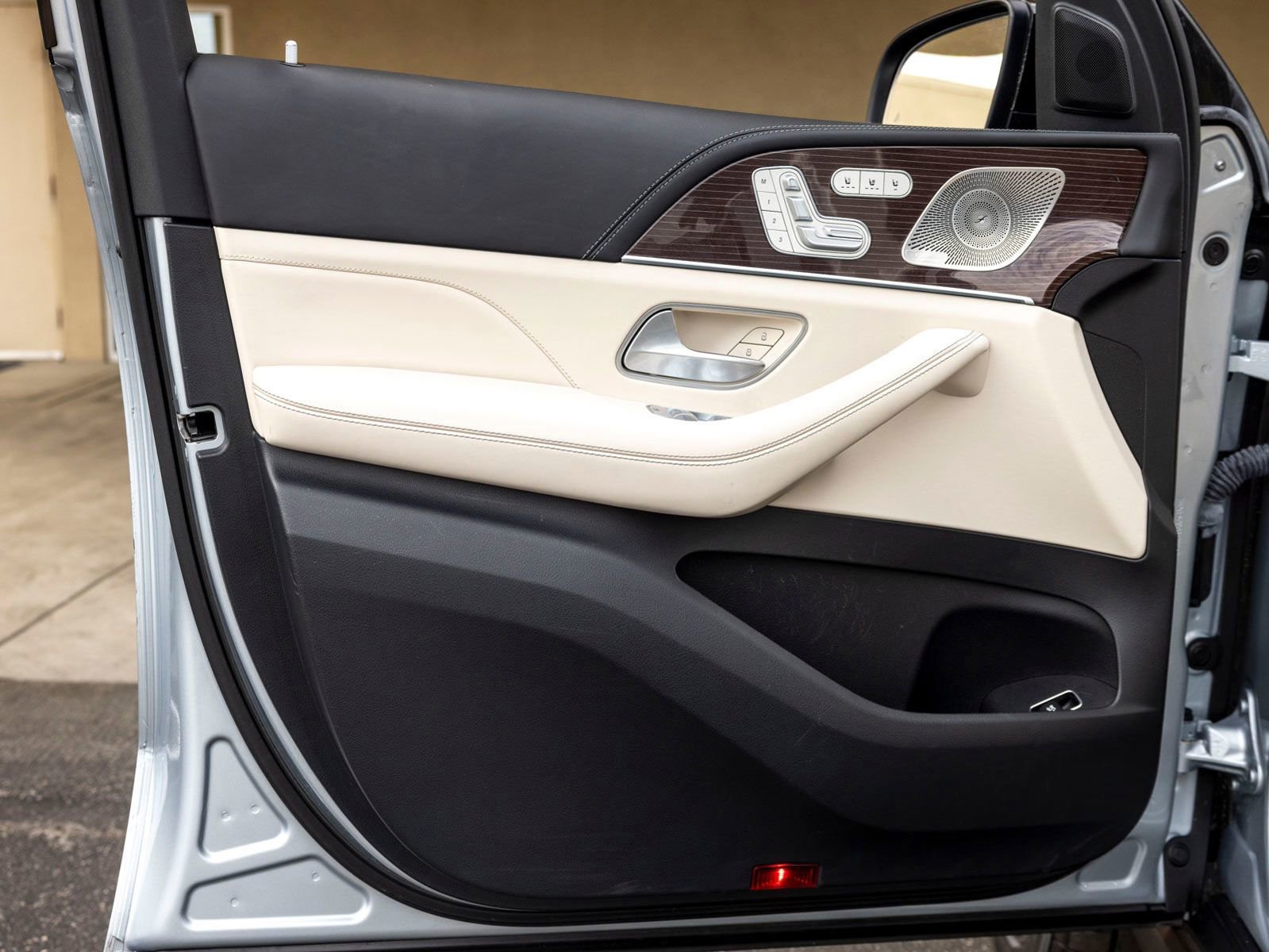 Used 2023 Mercedes-Benz GLS 63 AMG 4MATIC image 12