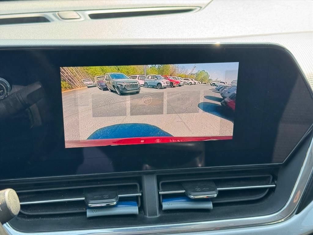 Used 2024 Chevrolet Trax LT w/ Driver Confidence Package FWD image 23