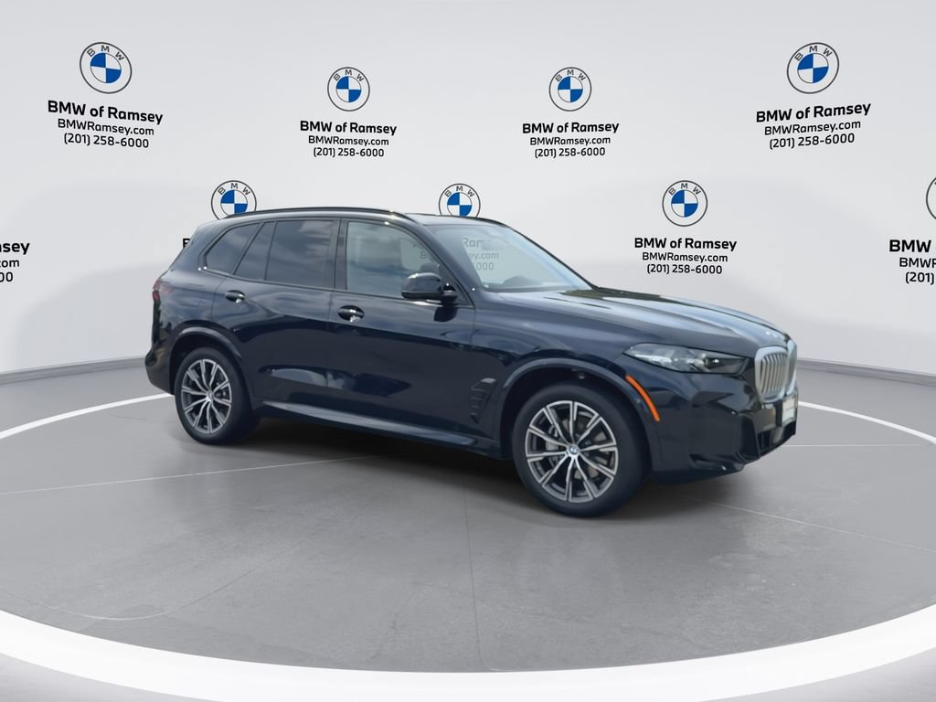 Used 2024 BMW X5 xDrive40i w/ M Sport Package AWD/4WD image 2