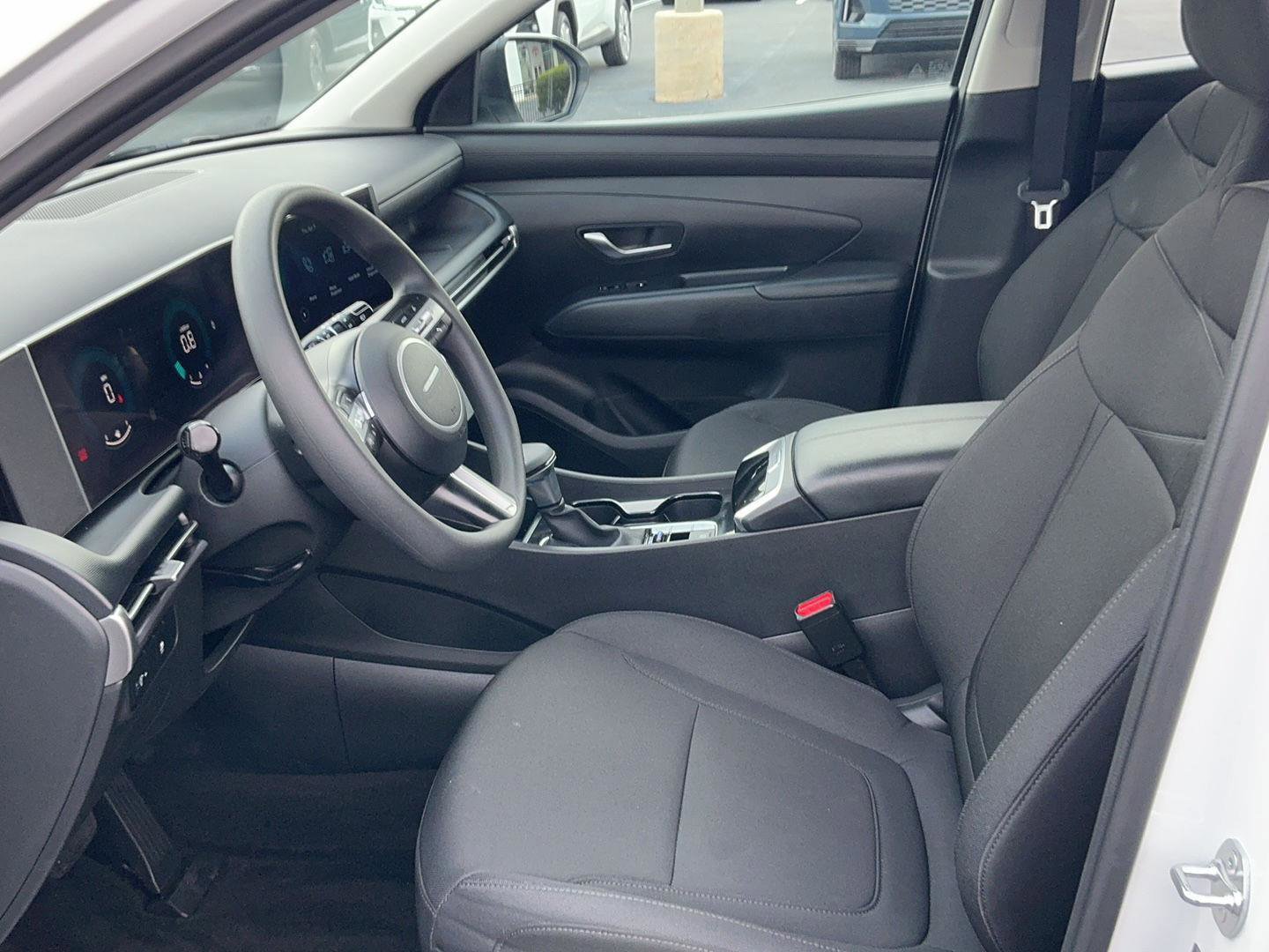 Certified 2025 Hyundai Tucson SE image 17