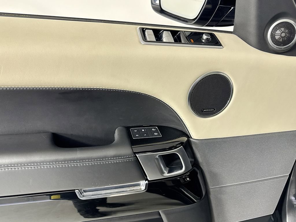 Used 2021 Land Rover Range Rover Sport HST image 15