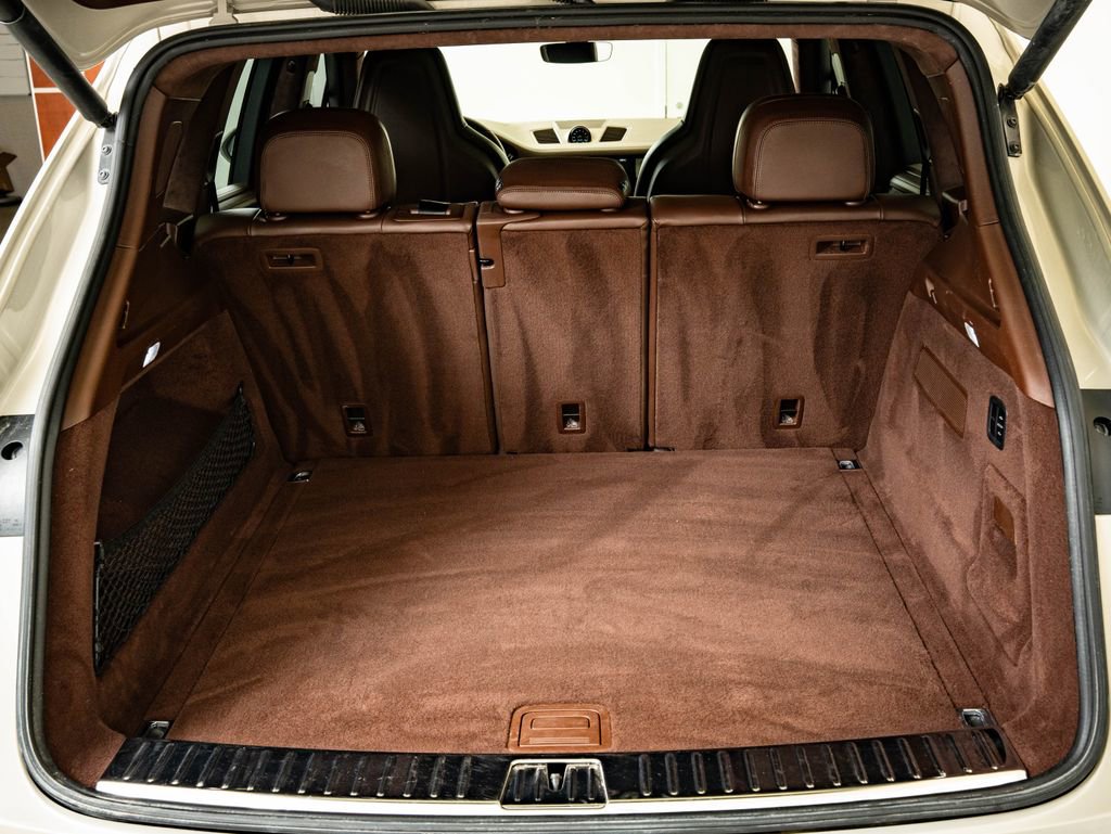 Certified 2021 Porsche Cayenne Turbo AWD/4WD image 26