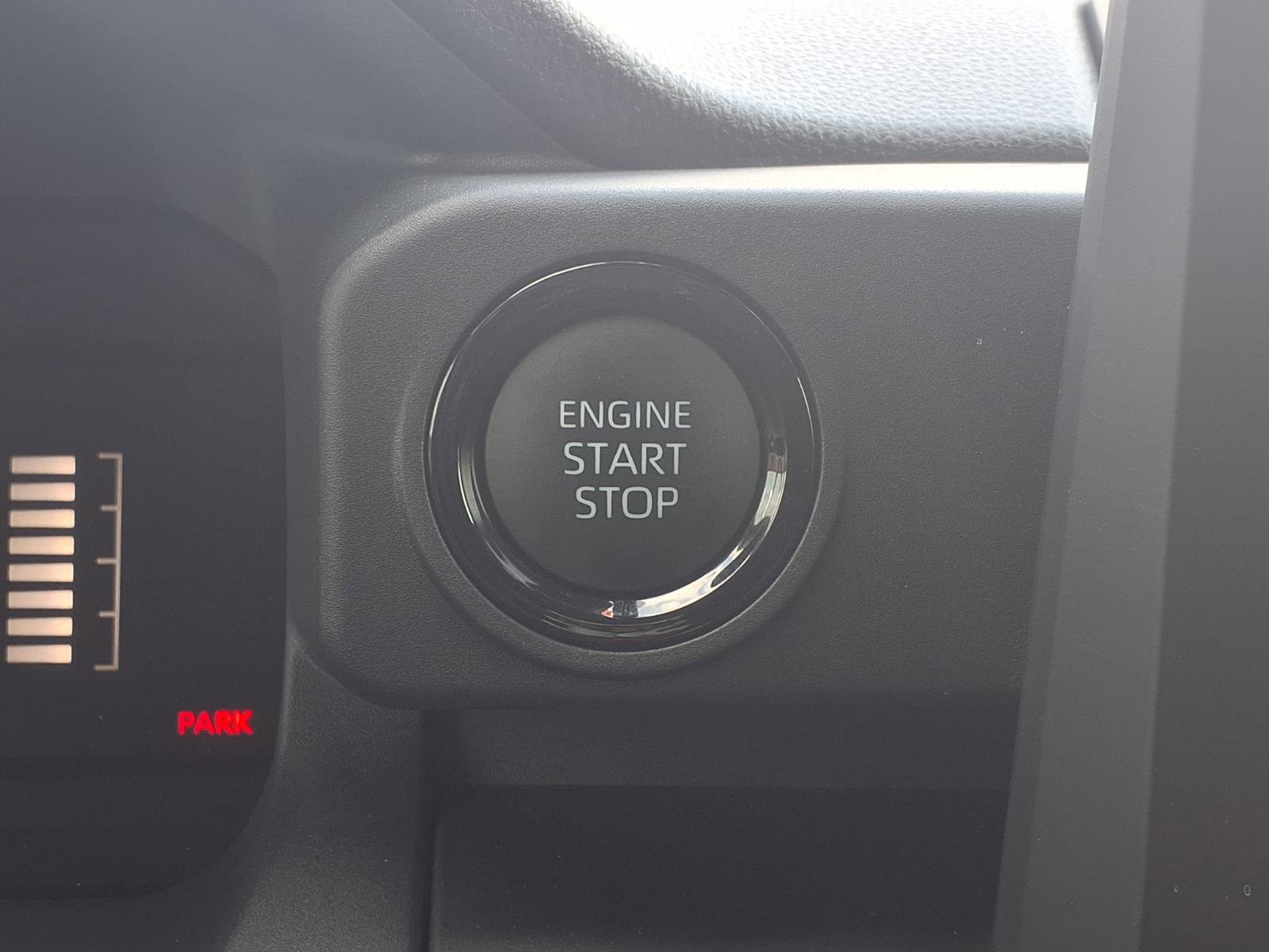 Used 2025 Toyota Tacoma SR image 16