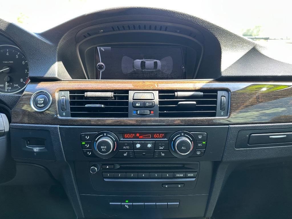 Used 2013 BMW 335i Convertible image 7