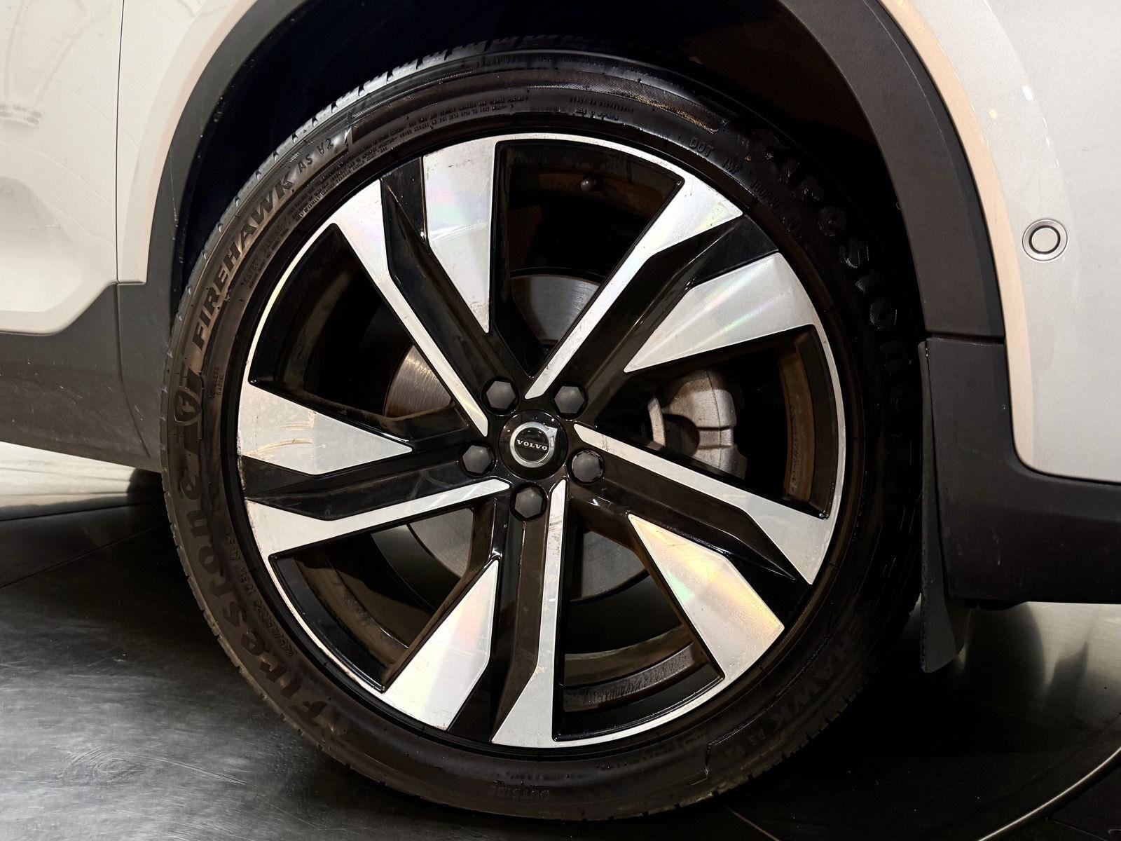 Used 2023 Volvo XC40 B5 Plus w/ Protection Package Premier AWD/4WD image 9