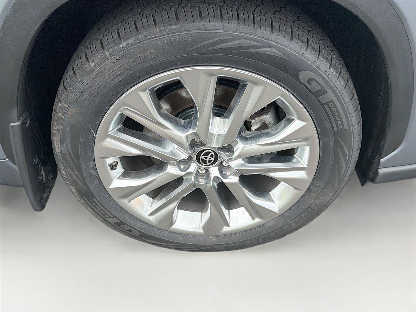 Used 2023 Toyota Highlander Limited AWD/4WD image 36