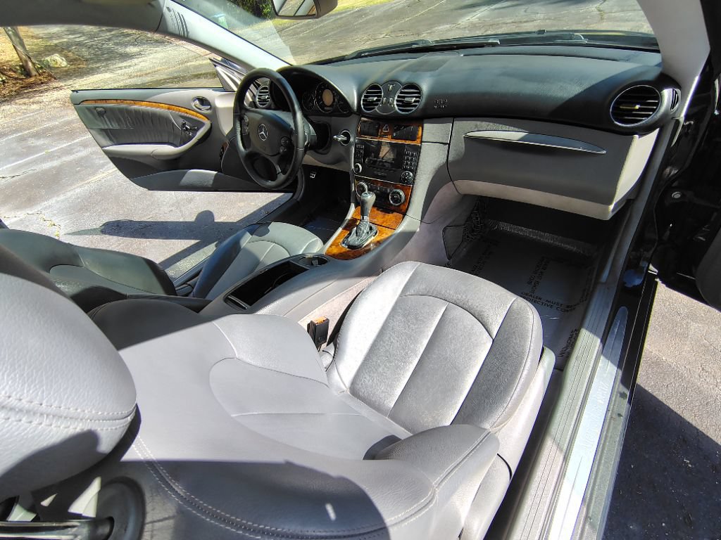 Used 2007 Mercedes-Benz CLK 350 Coupe image 22